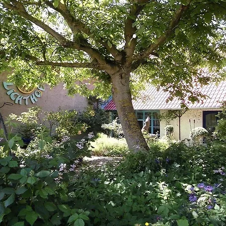 Gastehaus Und Cafe - Lichthof Ottendorf (Bavaria)